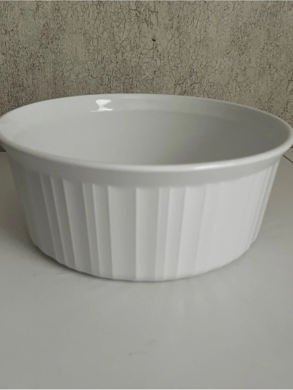 Corning ware French White Round Casserole Dish Stoneware 2.5 Qt Ribbed F-1-B EUC
